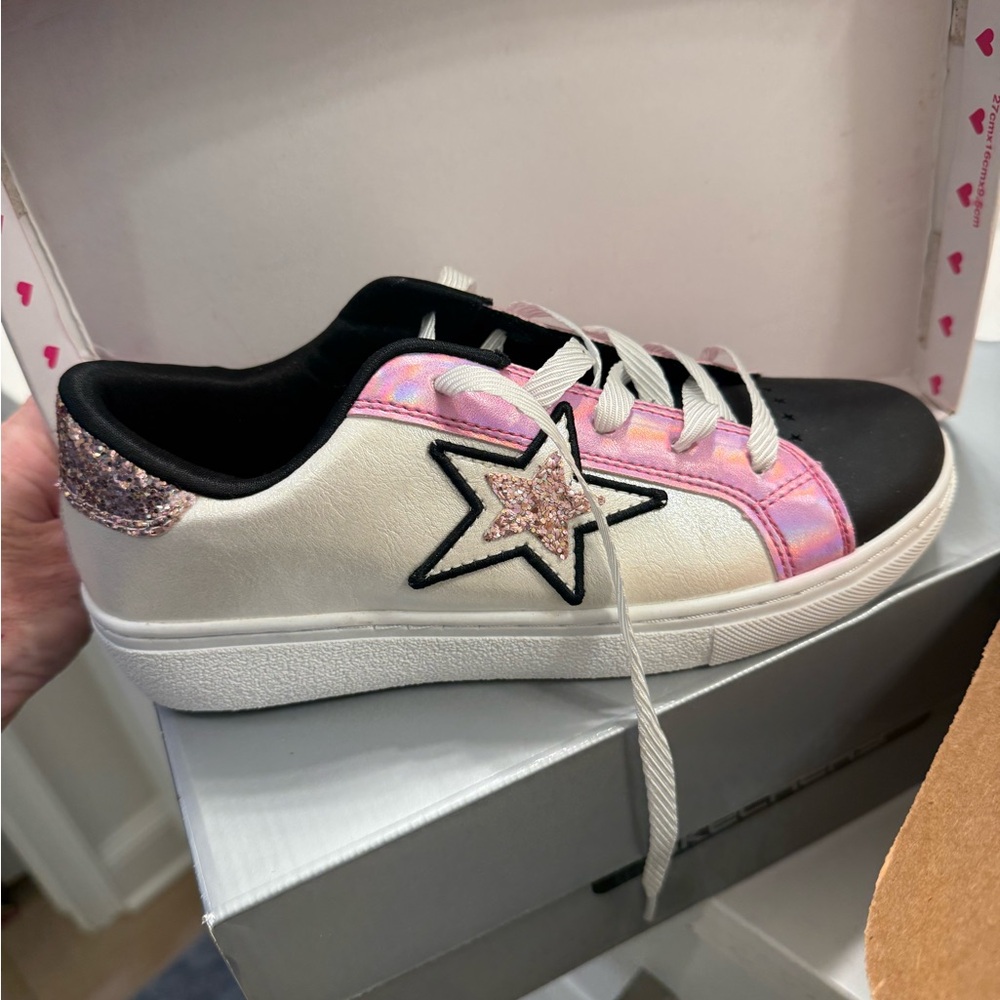 Skechers Los Angeles Kids Sneakers - White, Pink, and Black